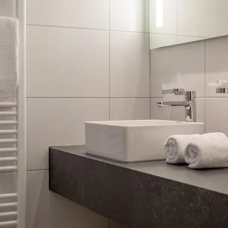 Sepp Santer Kır Evi *